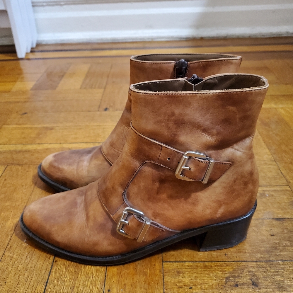 Pertini Leather Booties. Size 7. In good used condition.